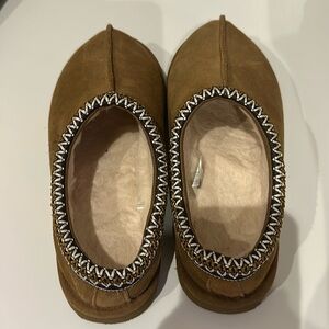 UGG Tasman Slipper, Size 7